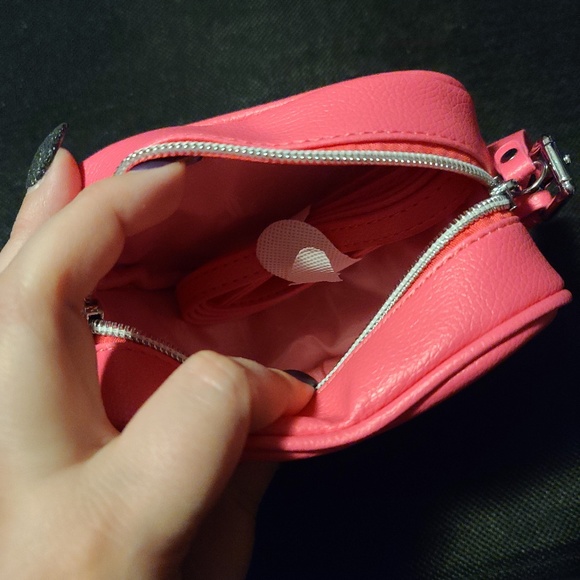 Jeffree Star Small Makeup Bag - Pink Heart - Exclusive Mystery Box Item - Picture 2 of 2